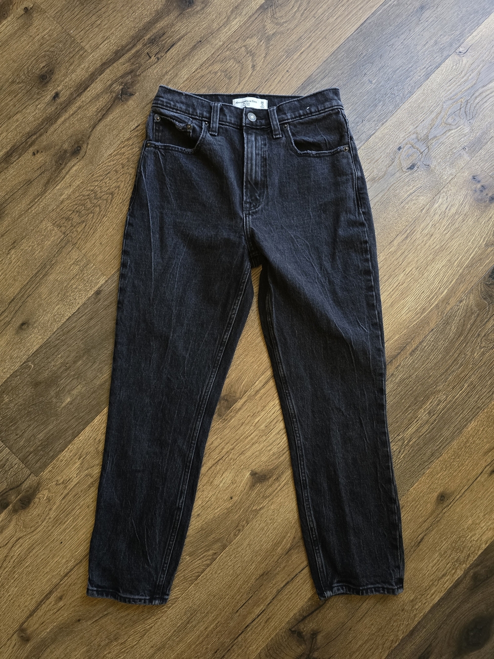 Abercrombie & Fitch Black High-Rise Mom Jeans Short